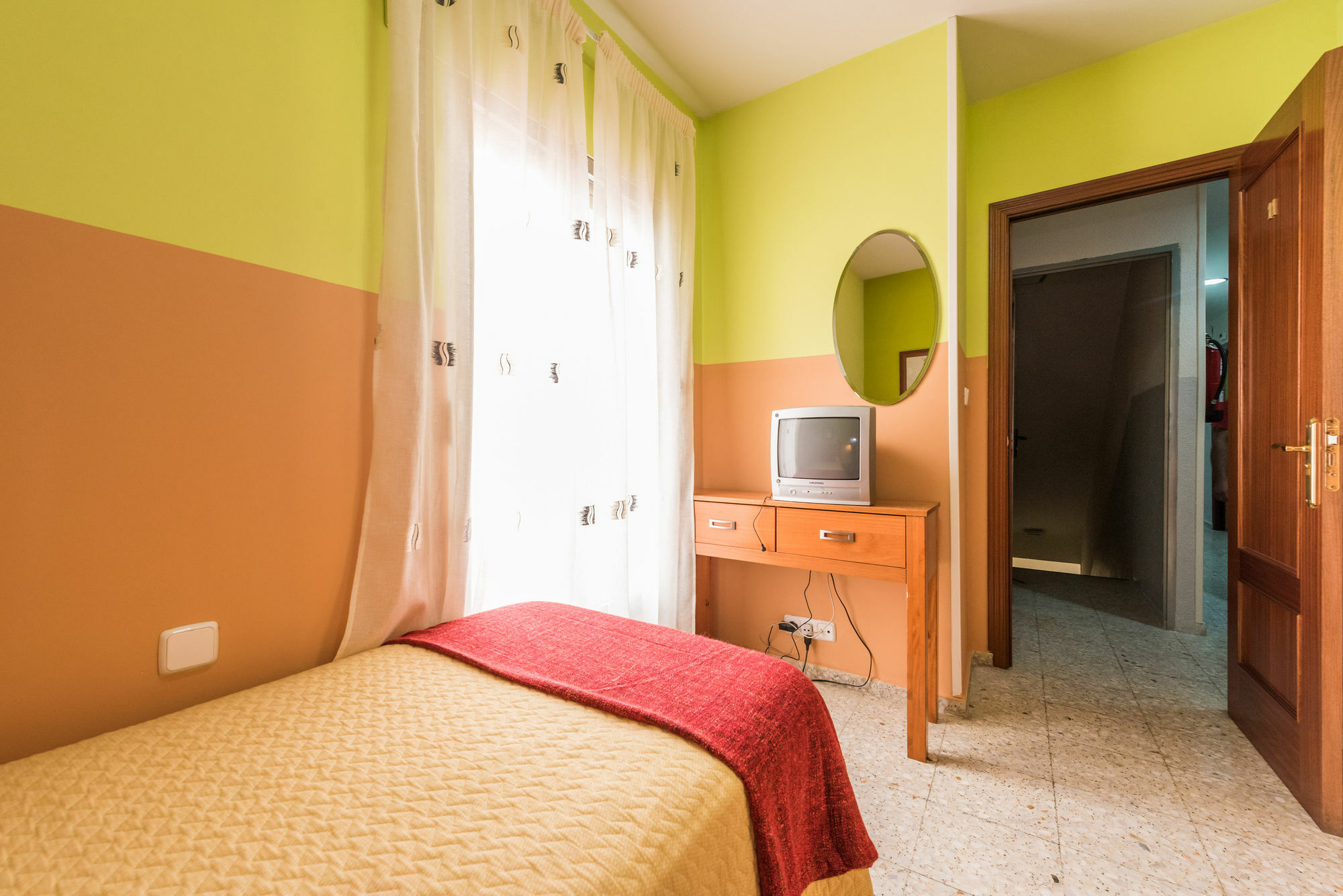 Hostal Arkanta Arganda Del Rey Exterior photo
